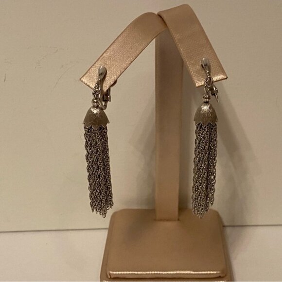 CROWN TRIFARI EARRINGS SILVER TONE FRINGE TASSEL DANGLE DROP CLIP ON VINTAGE - Picture 3 of 7